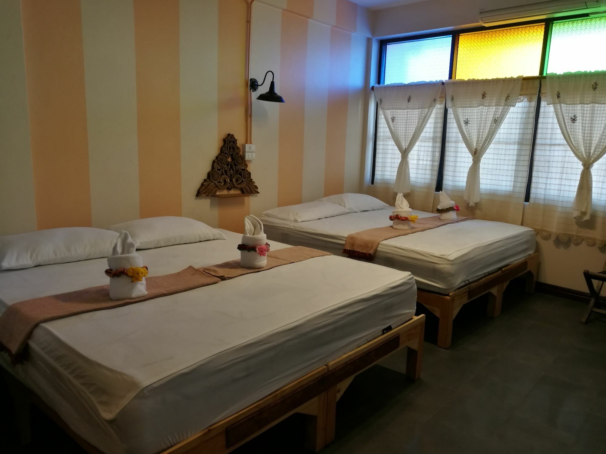 Hotel At Phra Sing Retro Chiang Mai Zewnętrze zdjęcie