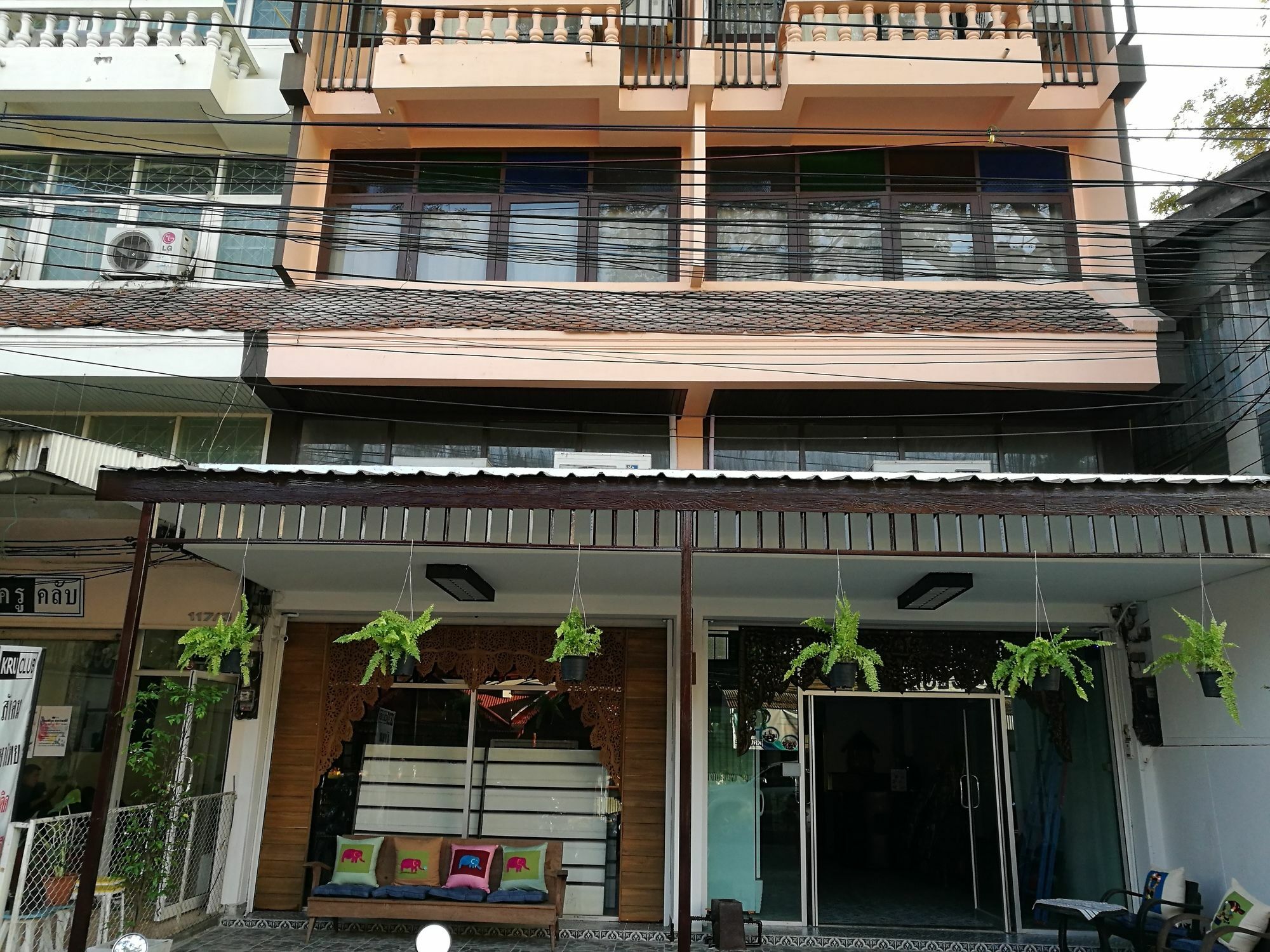 Hotel At Phra Sing Retro Chiang Mai Zewnętrze zdjęcie