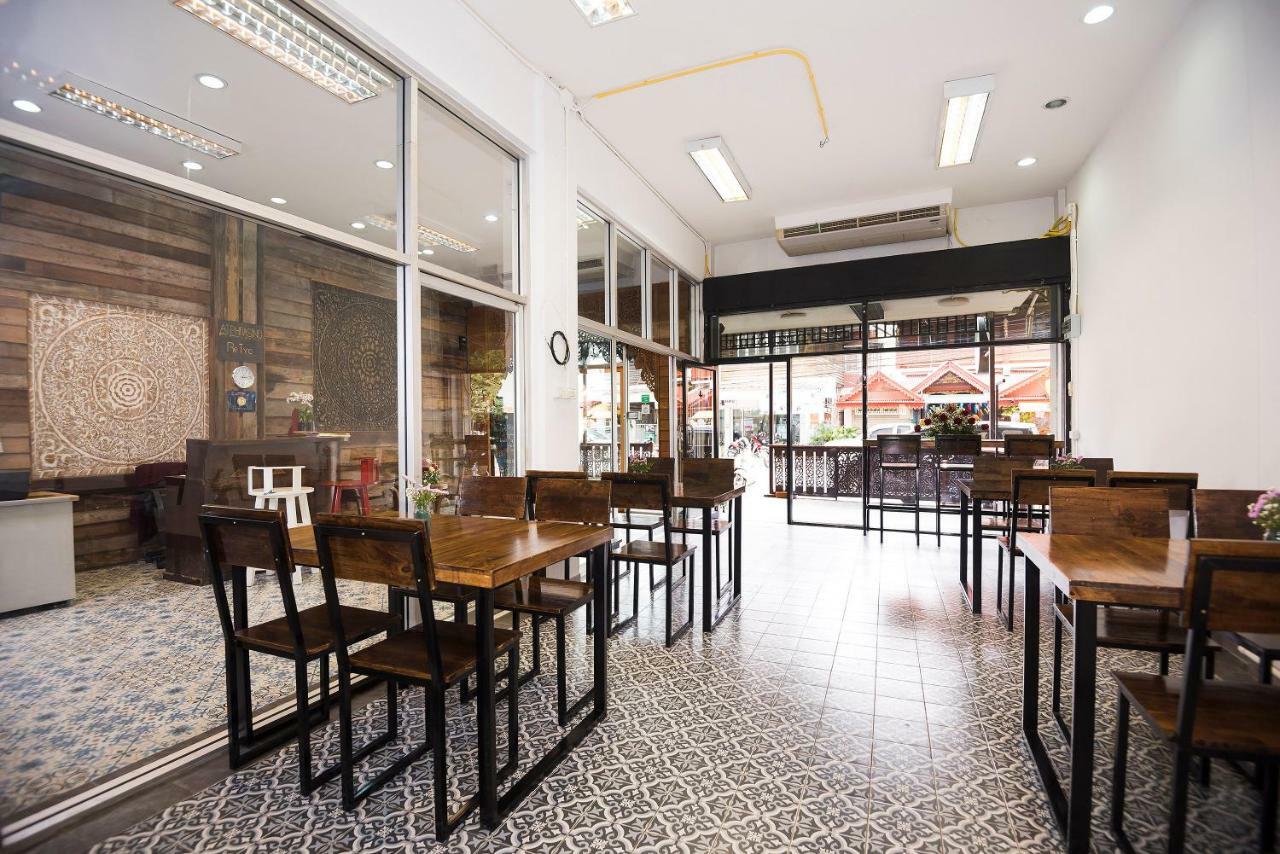 Hotel At Phra Sing Retro Chiang Mai Zewnętrze zdjęcie