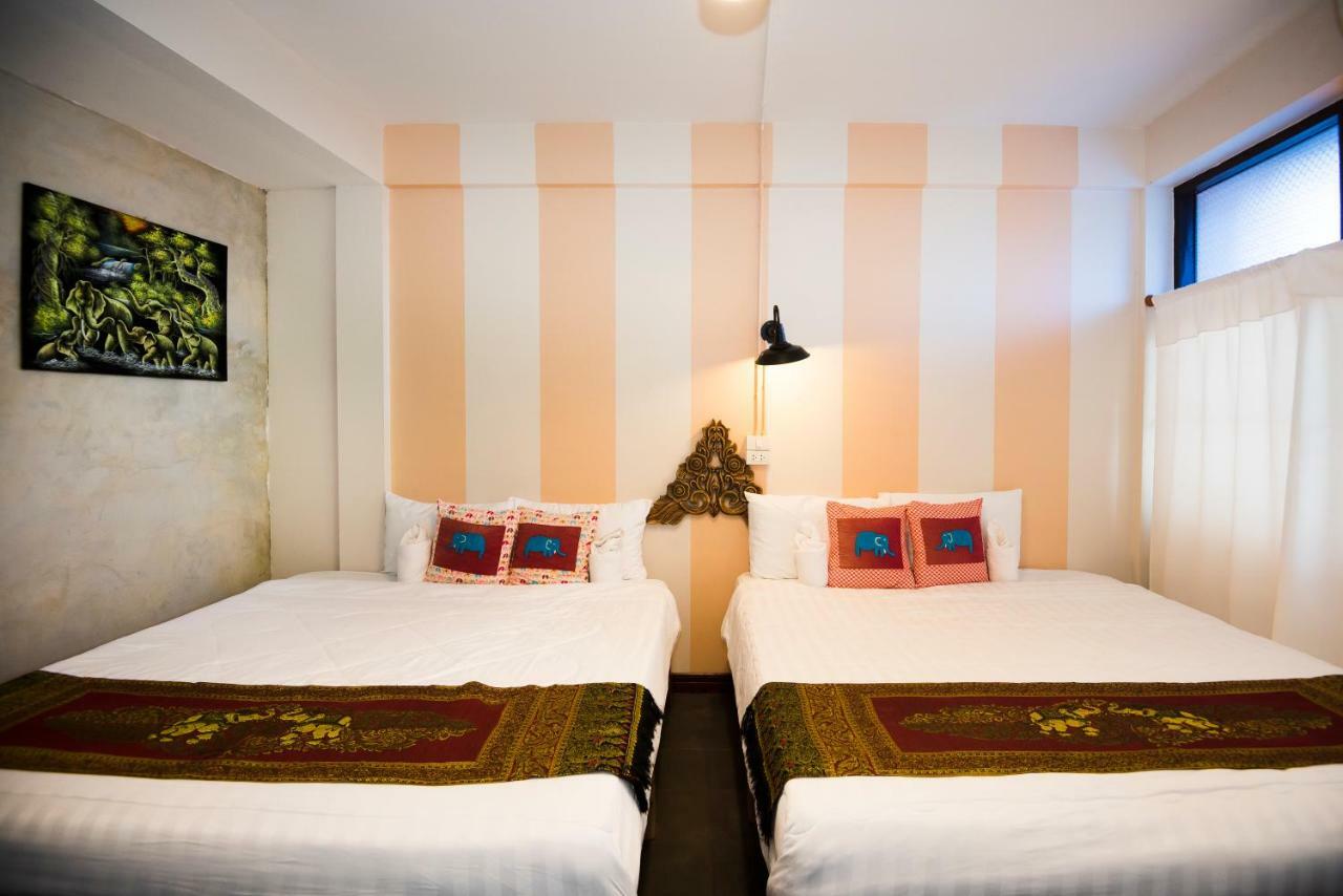 Hotel At Phra Sing Retro Chiang Mai Zewnętrze zdjęcie