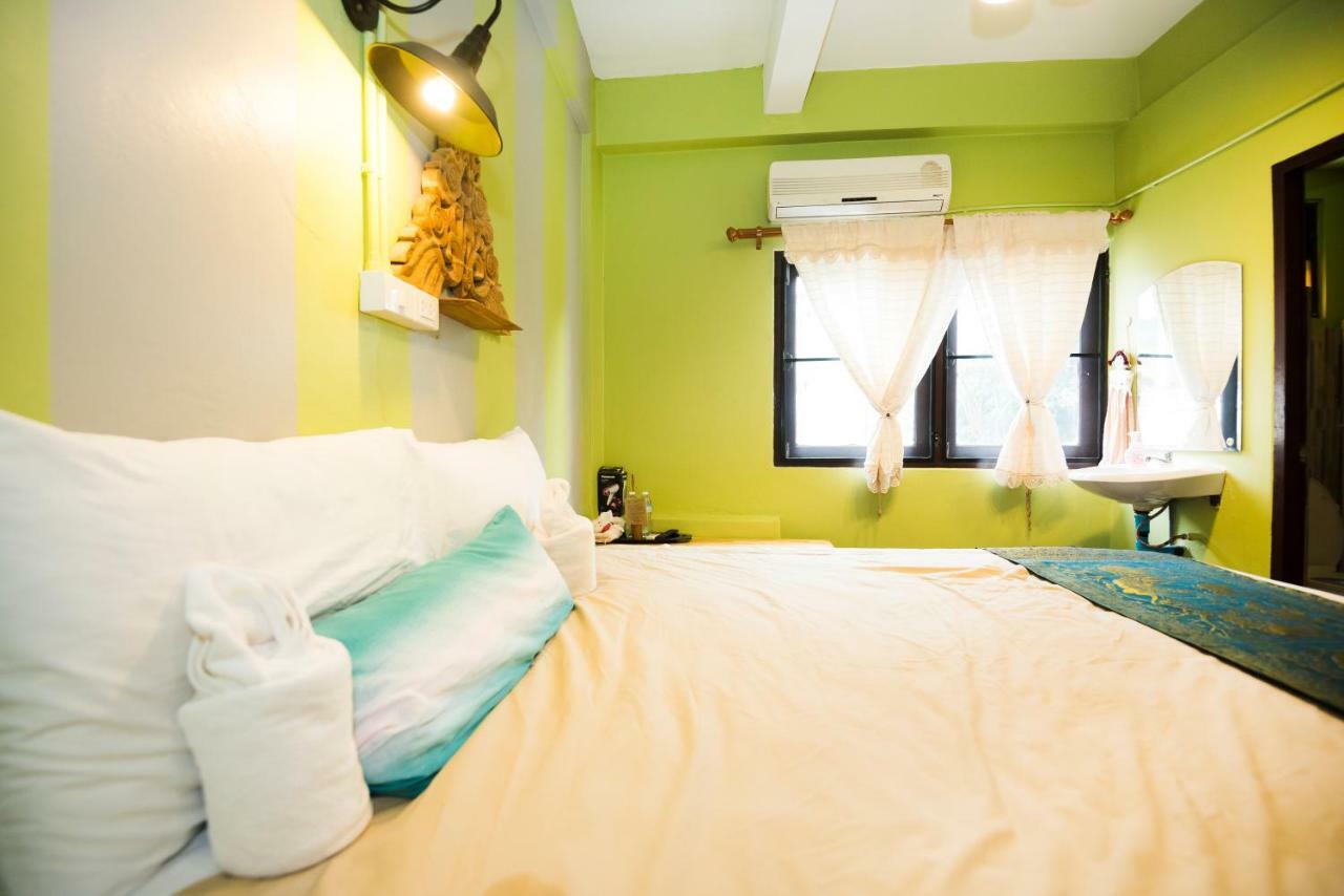 Hotel At Phra Sing Retro Chiang Mai Zewnętrze zdjęcie