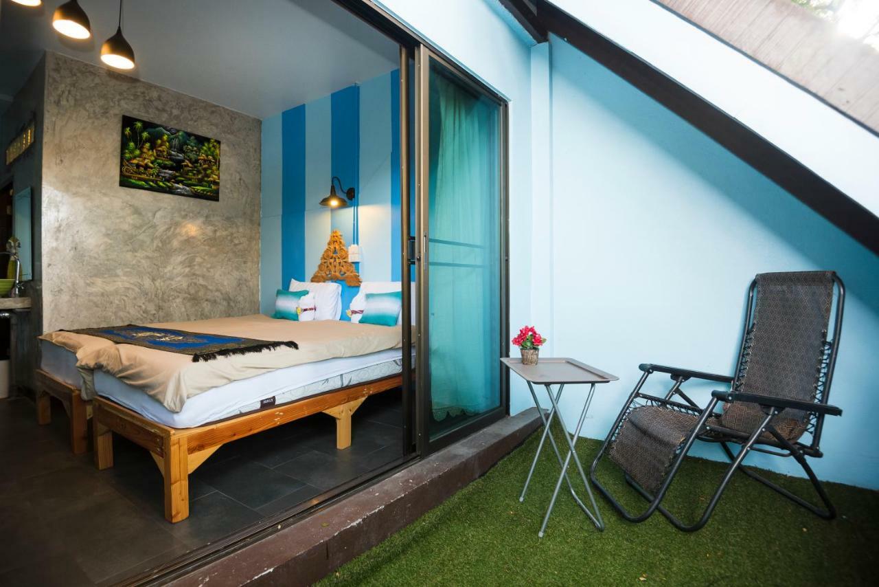 Hotel At Phra Sing Retro Chiang Mai Zewnętrze zdjęcie