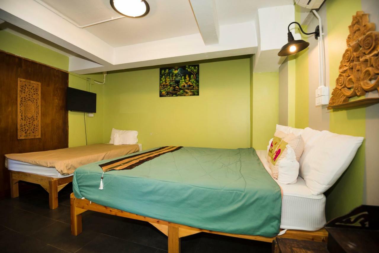 Hotel At Phra Sing Retro Chiang Mai Zewnętrze zdjęcie