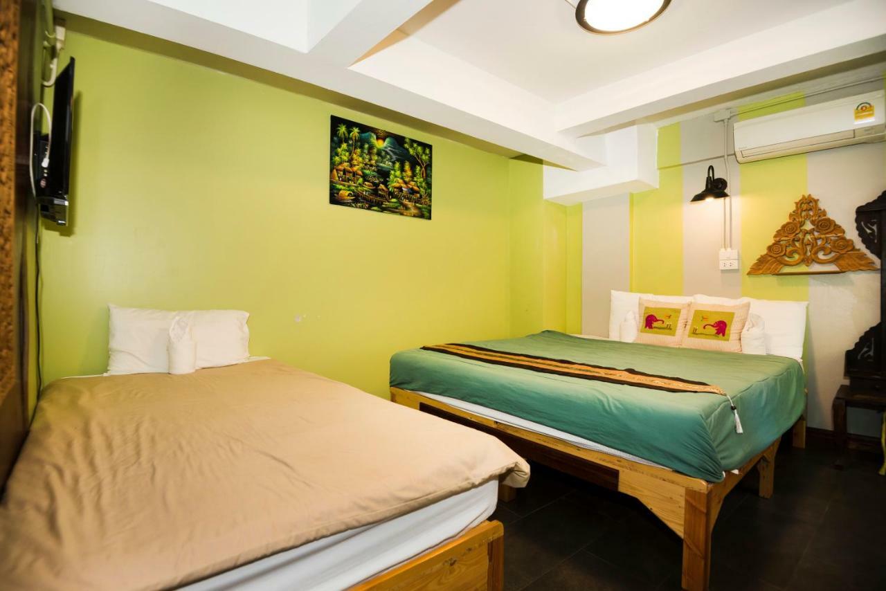 Hotel At Phra Sing Retro Chiang Mai Zewnętrze zdjęcie